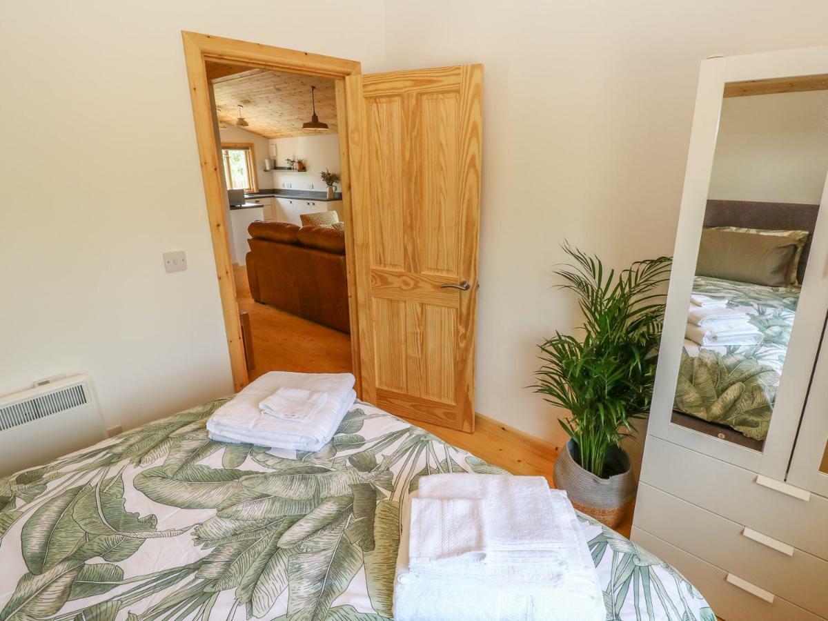 Willow Lodge Tenby Bagian luar foto