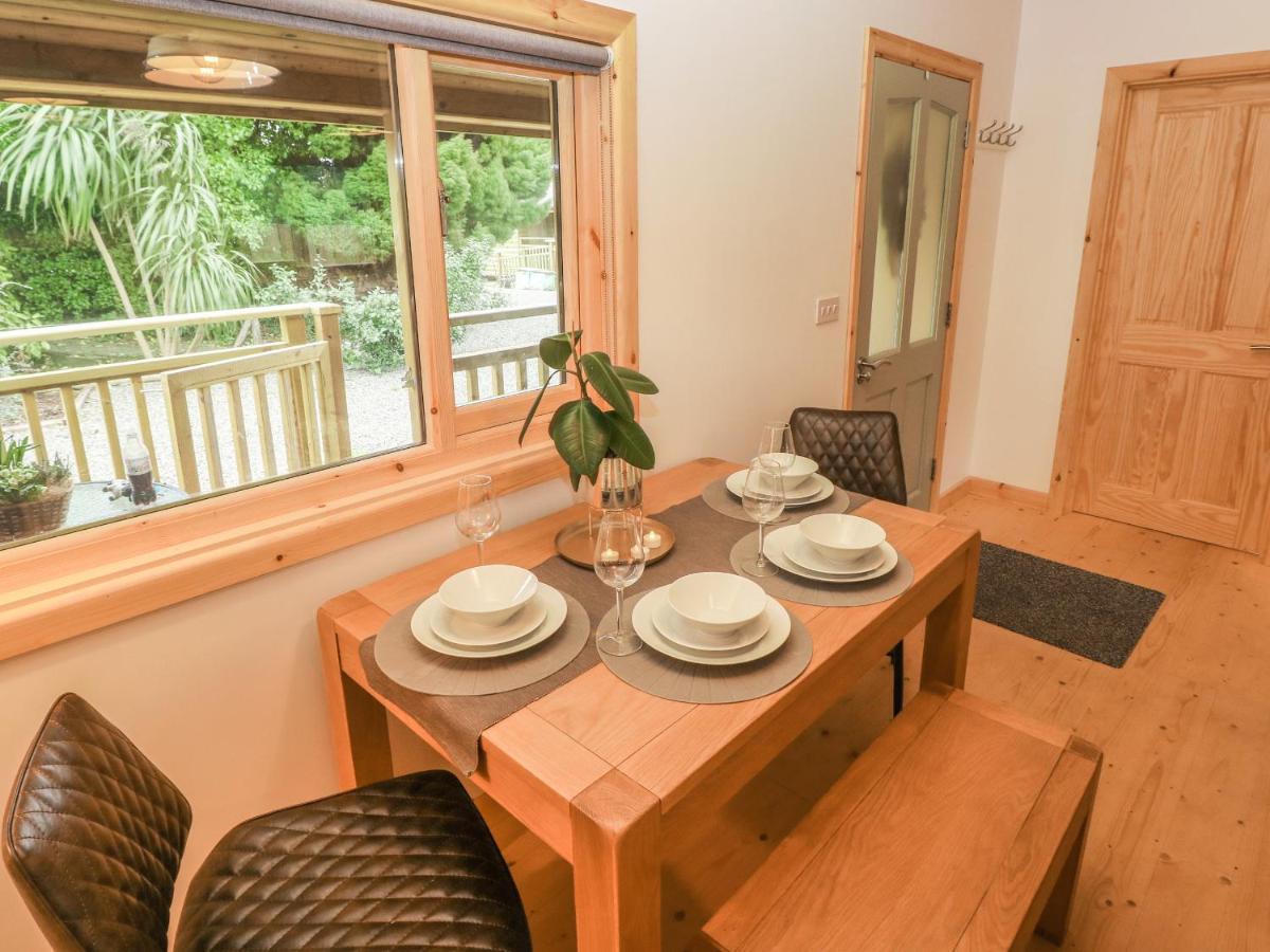 Willow Lodge Tenby Bagian luar foto
